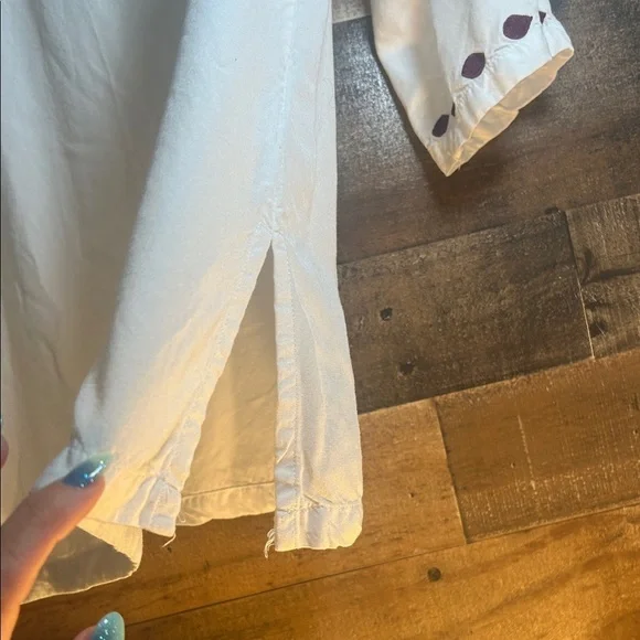 Escapada White Tunic with Maroon Embroidery - Picture 3 of 6